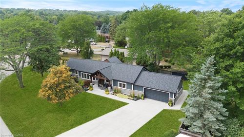 3886 Glenview Dr, Vineland, ON, L0R2C0 | Card Image