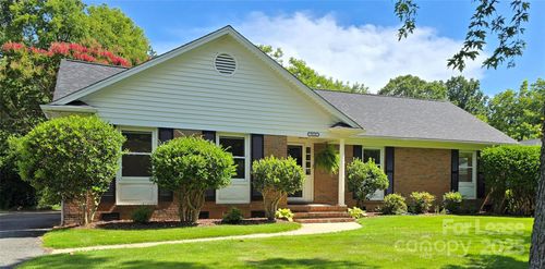 9124 Sandburg Ave, Charlotte, NC, 28213-0559 | Card Image