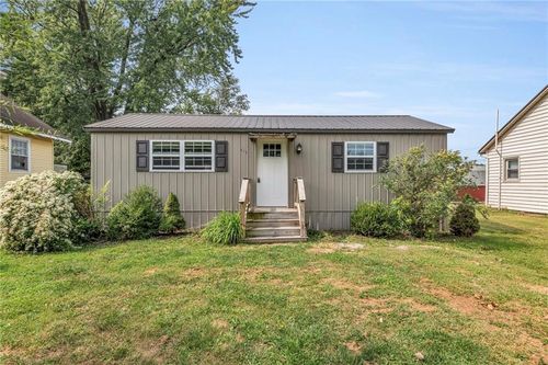 513 Main St, Henrietta, MO, 64036-2503 | Card Image