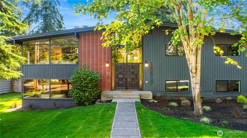 15857 32nd Avenue Ne, Lake Forest Park, WA, 98155 | Card Image