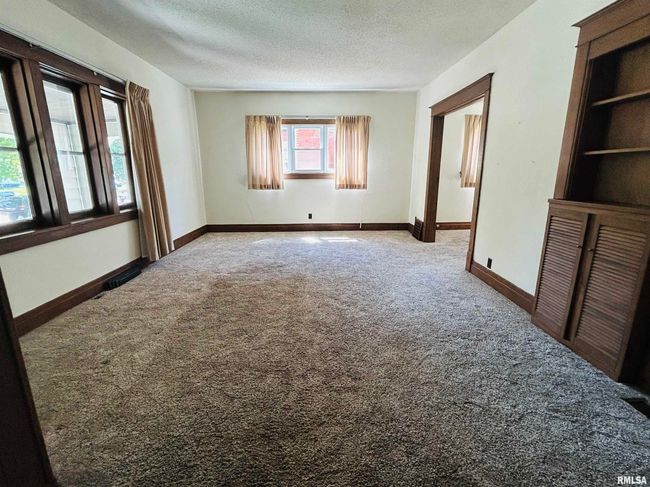 636 5 Th Ave S, House other with 3 bedrooms, 2 bathrooms and null parking in Clinton IA | Image 5
