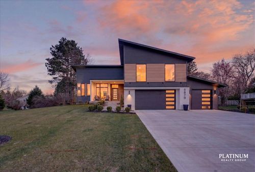 6879 Vista De Oro Dr Ne, Rockford, MI, 49341-9469 | Card Image