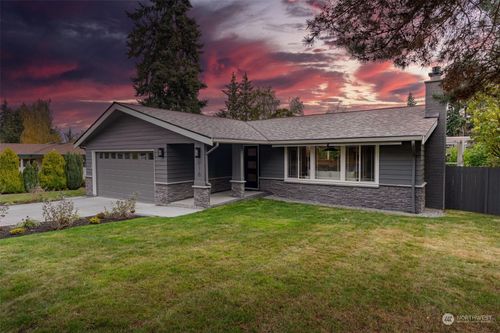 916 145th Place Se, Bellevue, WA, 98007 | Card Image