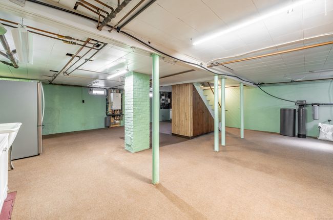 46 Suffield St, House other with 3 bedrooms, 2 bathrooms and 4 parking in Windsor Locks CT | Image 24