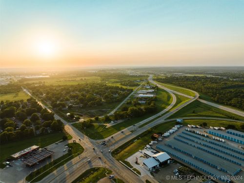 100 S 193rd East Ave, Broken Arrow, OK, 74012 | Card Image