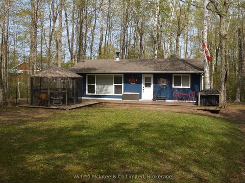 199 Thompson Avenue, Native Leased Lands, ON, N0H2G0 | Card Image