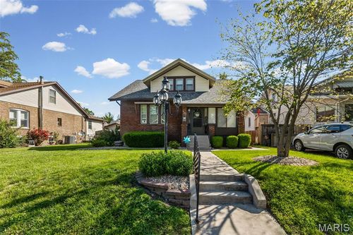 200 S Douglas Ave, Belleville, IL, 62220-3806 | Card Image