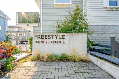 60 - 16678 25 Ave, Townhouse with 3 bedrooms, 2 bathrooms and 2 parking in Surrey BC | Image 1