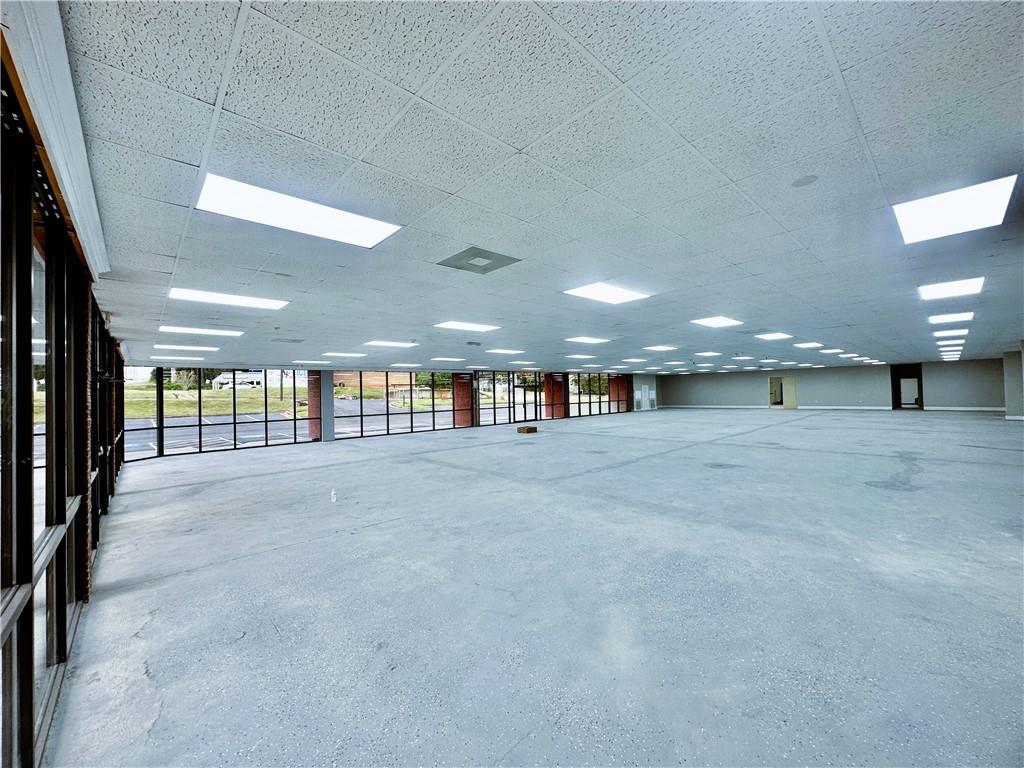 Commercial Lease in Stone Mountain 3