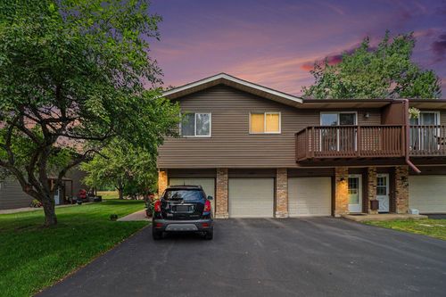 2227 Pinehurst Ln, Stillwater, MN, 55082-5385 | Card Image
