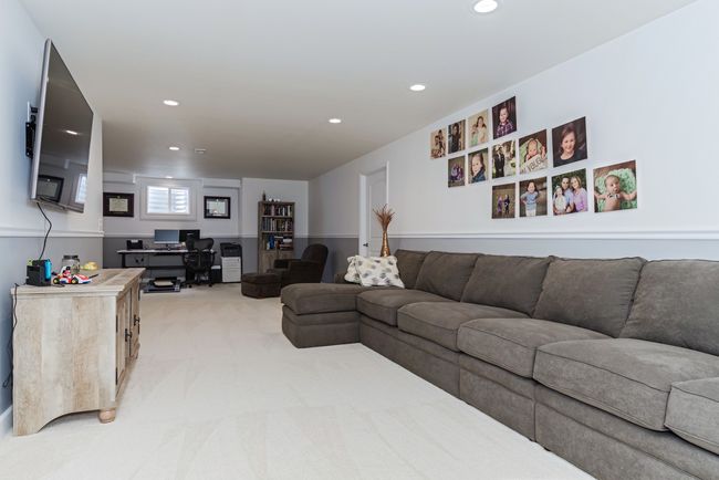 1619 W Meadowlark Dr, Home with 3 bedrooms, 3 bathrooms and null parking in Pontiac IL | Image 39