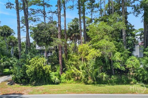 811 Jones Ave, Tybee Island, GA, 31328-8734 | Card Image