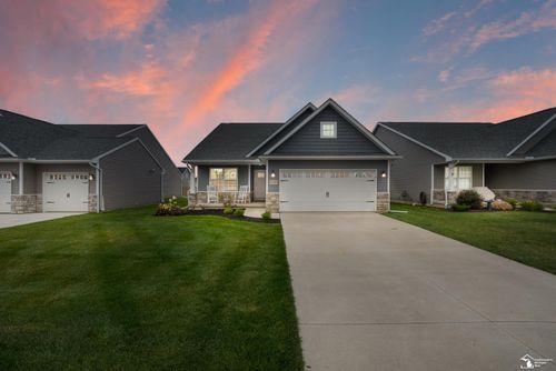 8289 Grande Lake Cir, Temperance, MI, 48182-3328 | Card Image