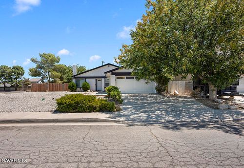 44556 Fenhold St, Lancaster, CA, 93535-3421 | Card Image