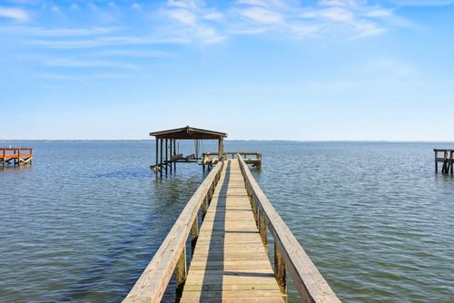 214 Bennette St, Eutawville, SC, 29048-8782 | Card Image