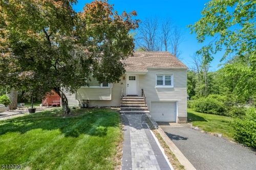 6 Waughaw Rd, Towaco, NJ, 07082-1221 | Card Image