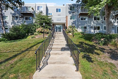 apt-305-333 8th St Se, Minneapolis, MN, 55414-1255 | Card Image