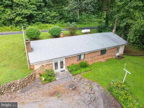 112 Highland Way, CHESTER GAP, VA, 22623-2110 | Card Image