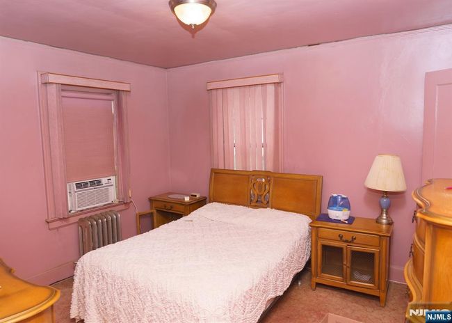 5 Grove St, House other with 3 bedrooms, 2 bathrooms and null parking in Bloomfield NJ | Image 9