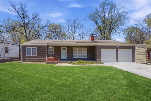 8018 Nall Ave, Prairie Village, KS, 66208-4944 | Card Image