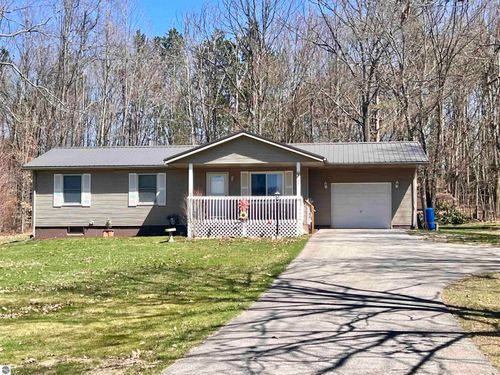 4795 John R Rd, Cadillac, MI, 49601-9419 | Card Image