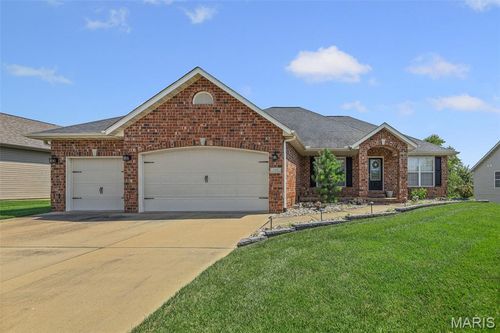 140 Stonebridge Bluff Dr, Maryville, IL, 62062-6493 | Card Image