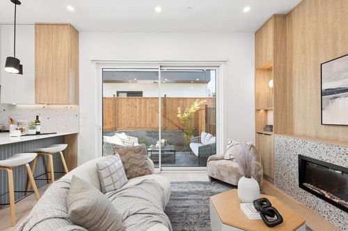 2-2752 Graveley Street, Vancouver, BC, V5K3J8 | Card Image