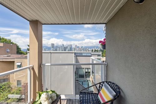 105-953 W 8th Ave, Vancouver, BC, V5Z1E4 | Card Image