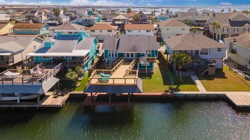 1013 Redfish St, Bayou Vista, TX, 77563-2711 | Card Image
