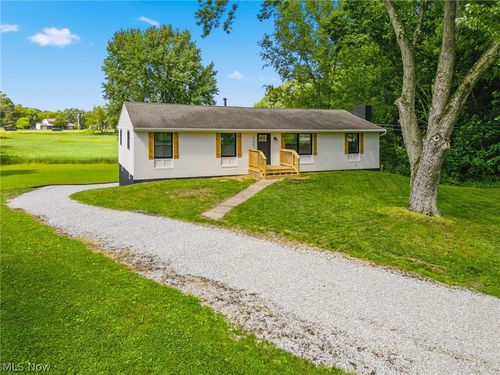 2195 Yorktown St Nw, Uniontown, OH, 44685-8296 | Card Image