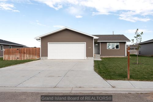 614 7th St, Phillips, NE, 68865-2002 | Card Image