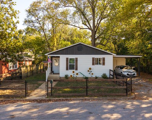 1052 6th St, West Plains, MO, 65775-2166 | Card Image