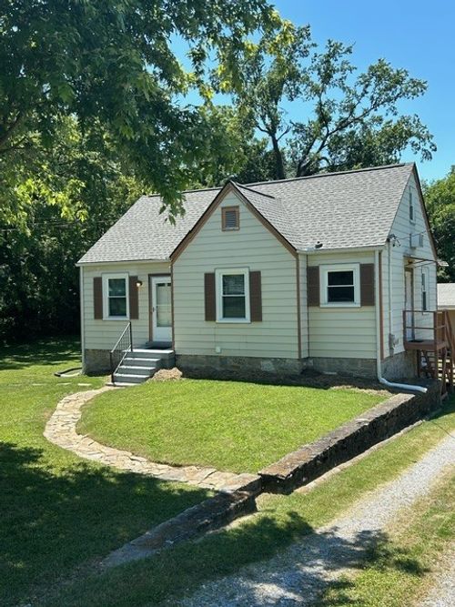 2911 Dobbs Ave, Nashville, TN, 37211-2449 | Card Image