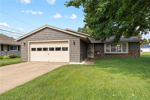 2823 Pease Ln, Sandusky, OH, 44870-5926 | Card Image