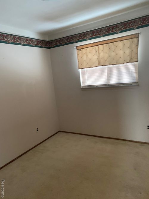 4935 Vista Court, Sterling Heights, MI, 48310 | Card Image