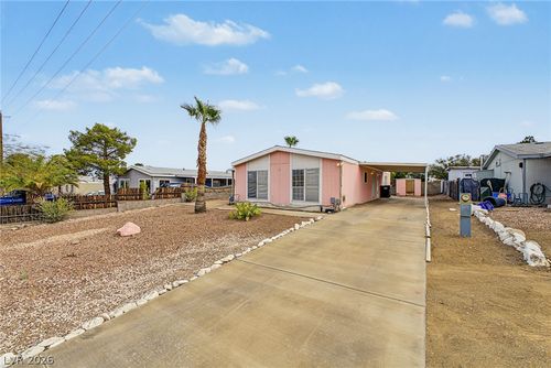 512 Mona Ln, Henderson, NV, 89015-7593 | Card Image
