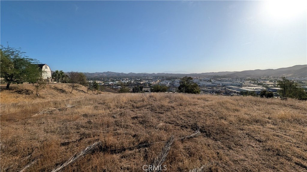 Land in Lake Elsinore