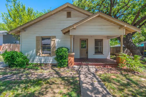 608 W Bridge St, Weatherford, TX, 76086-3104 | Card Image