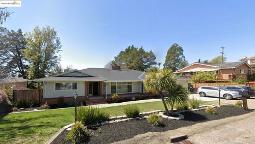 11015 Lochard St, Oakland, CA, 94605-5446 | Card Image