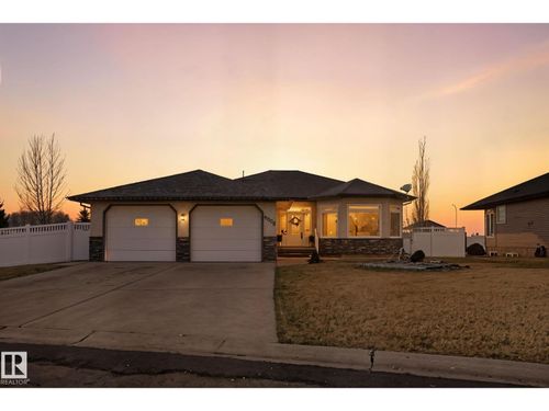 5002 58 St, Daysland, AB, T0B1A0 | Card Image