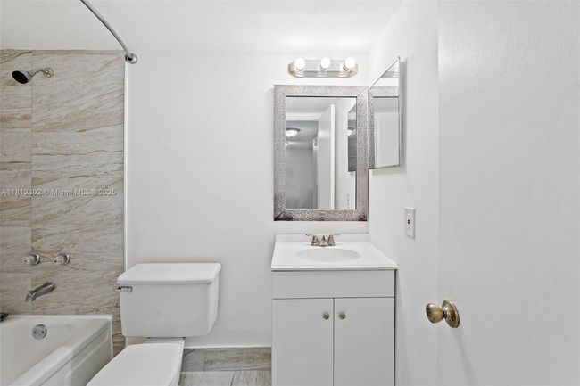 APT-210 - 2302 S Cypress Bend Dr, Condo with 2 bedrooms, 2 bathrooms and null parking in Pompano Beach FL | Image 23