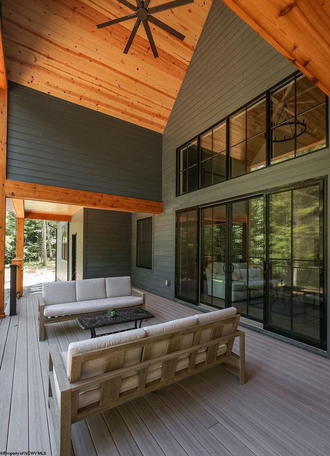 653 Watersound Trce, House other with 3 bedrooms, 3 bathrooms and 3 parking in Bruceton Mills WV | Image 31