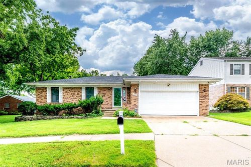 4708 Koglin Ct, Saint Louis, MO, 63123-5768 | Card Image