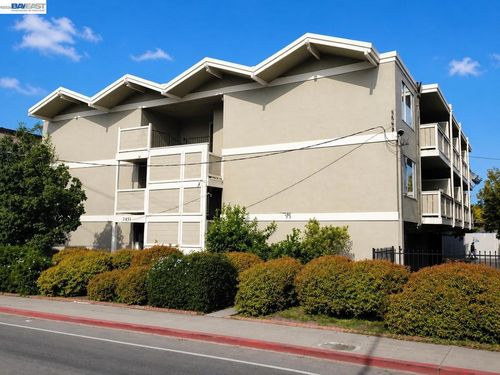 2451 Middlefield Rd, Redwood City, CA, 94063 | Card Image