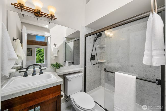4314 Linden Ave N, Townhouse with 3 bedrooms, 4 bathrooms and 1 parking in Seattle WA | Image 16