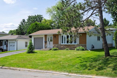 22 Red Maple Cres, Gloucester, ON, K1B3Z4 | Card Image