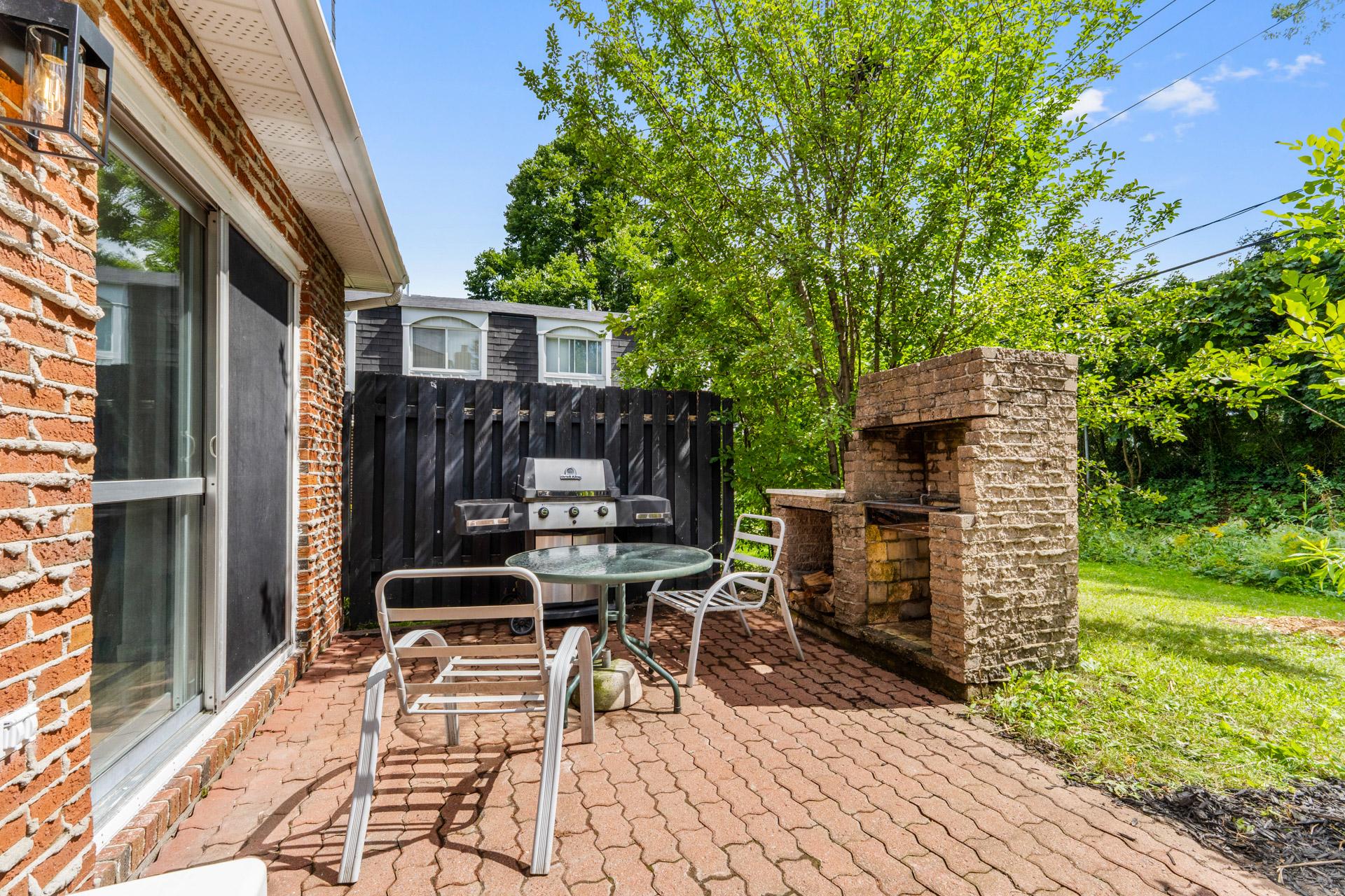 Residential in Dollard-Des-Ormeaux 3
