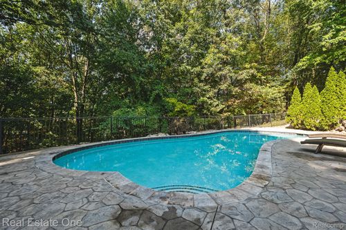 7798 Fieldstone Rdg, Clarkston, MI, 48348-4357 | Card Image