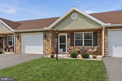 332 Franklin Way, SHIPPENSBURG, PA, 17257-7938 | Card Image