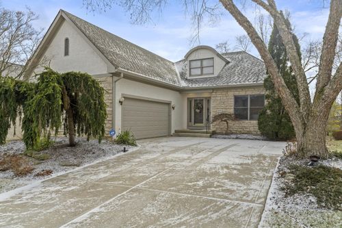 985 Linworth Village Dr, Columbus, OH, 43235-5025 | Card Image